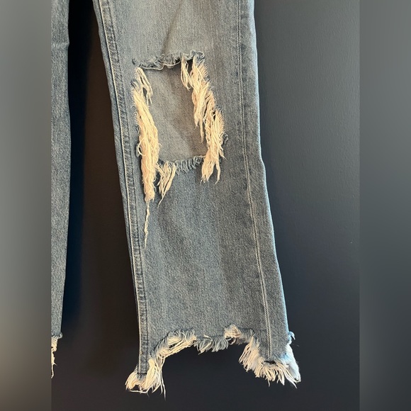Free People We The Free Maggie Distressed Jeans Size 27” - Picture 4 of 6